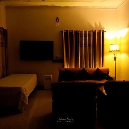 Tattva Luxurious Apartment Варанаси Экстерьер фото