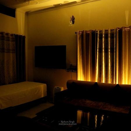 Tattva Luxurious Apartment Варанаси Экстерьер фото